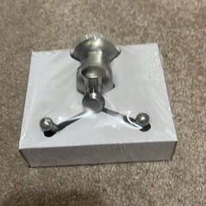 New Glacier Bay Verdanza Double Robe Hook